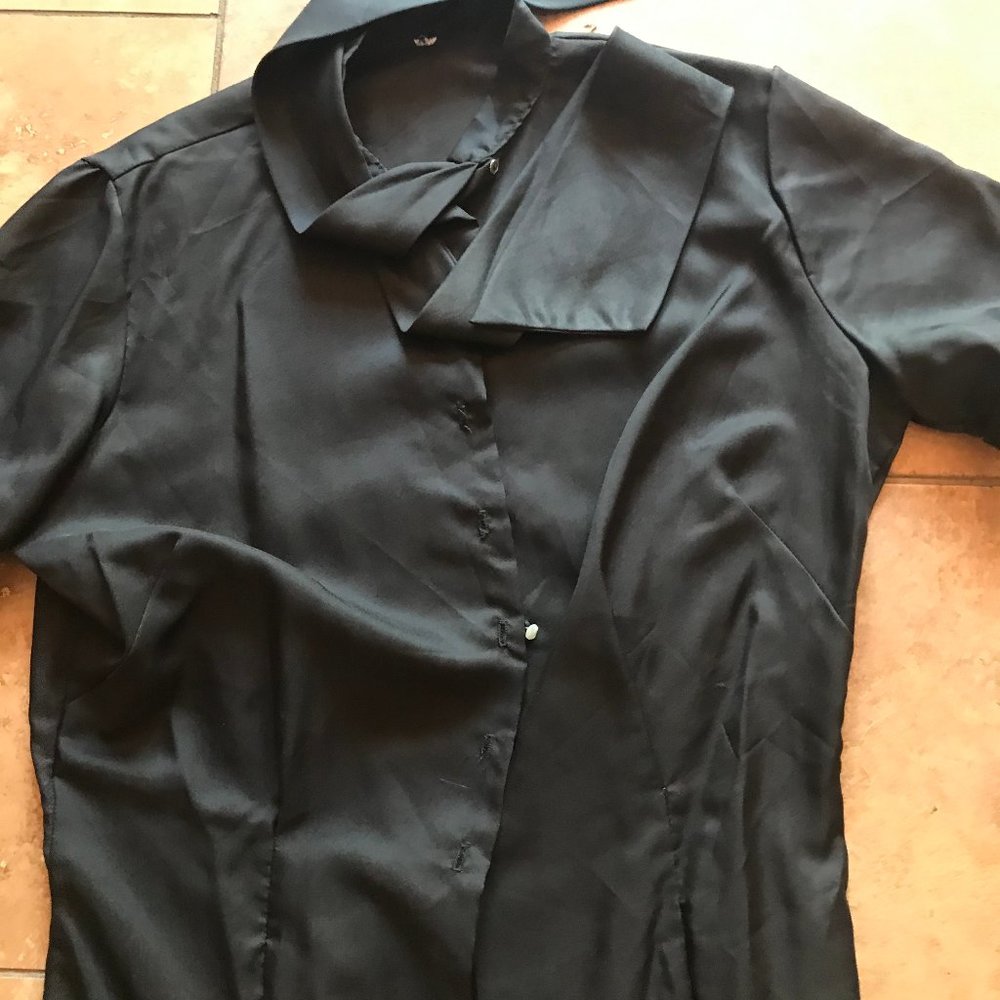 black vintage blouse from the 40's